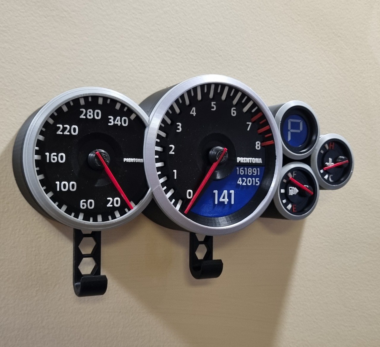 جاکلیدی دیواری کیلومتر نیسان gtr